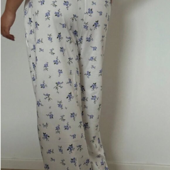 New Floral Print Sweatpants - Picture 2 of 3